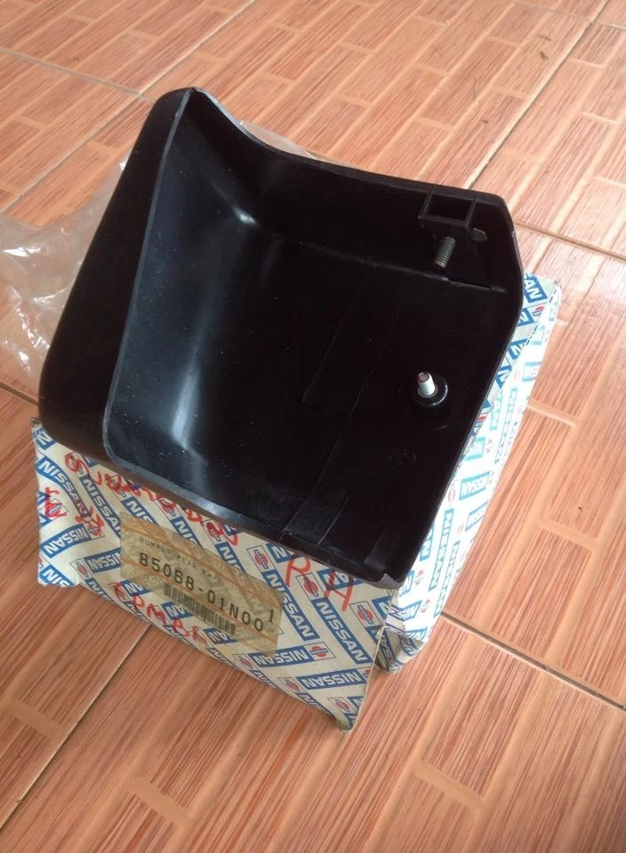 DATSUN NISSAN Urvan E24 Bumper Rear Rubber RH Genuine Nos Japan Foto 3 de 4