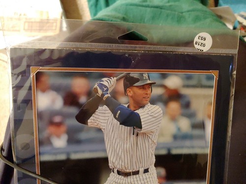 DEREK JETER NEW YORK YANKEES OFFICIALLY LICENSED 8X10 PHOTOGRAPH FACTORY SEALED! - Picture 6 of 11