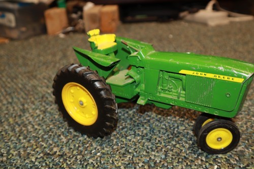 Vintage Ertl 1/16 John Deere 3020 Narrow front Farm Tractor JD No Steering wheel - Picture 23 of 24