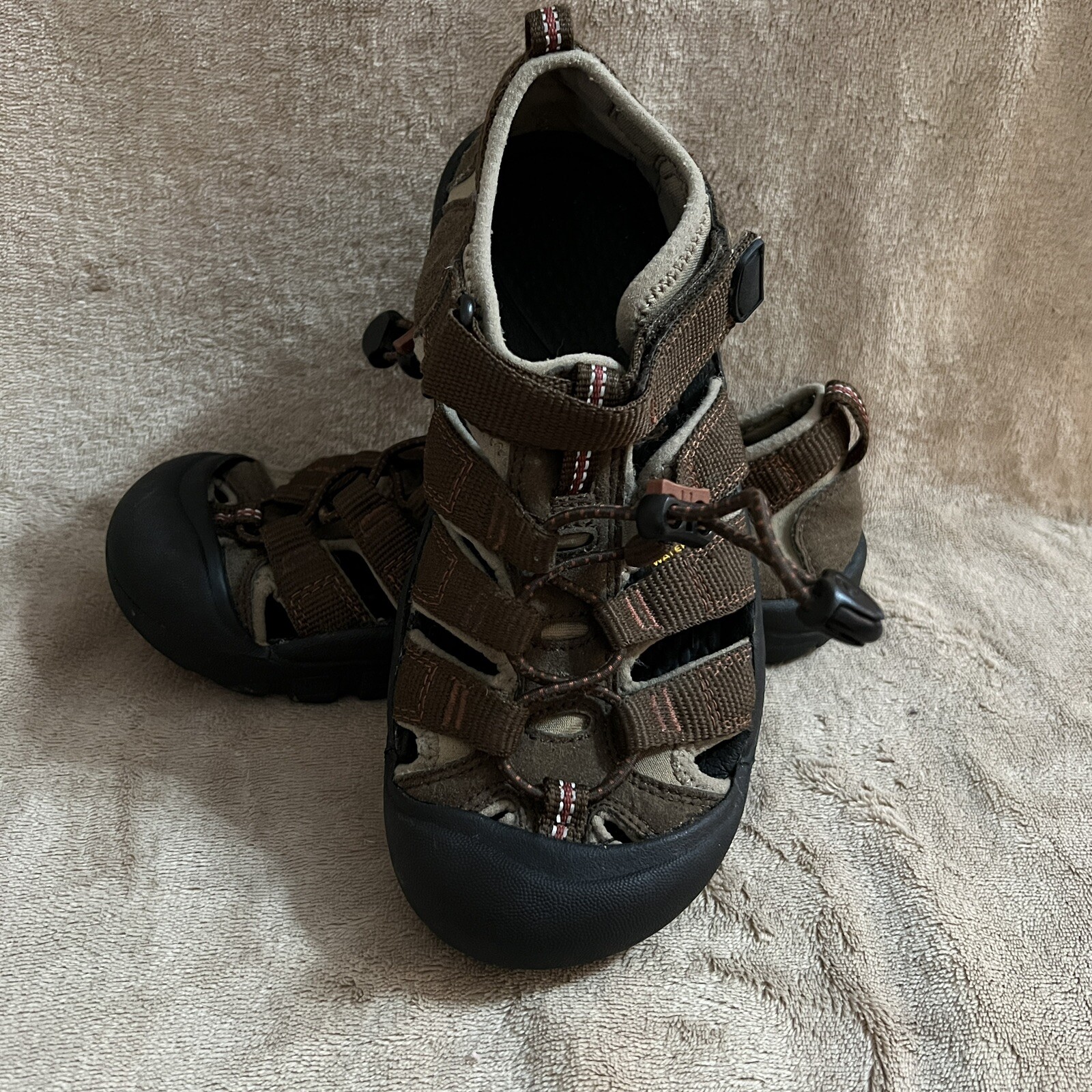 Sandali impermeabili Keen Newport H2 scarpe da trekking marroni giovani taglia 3 cinturino elastico