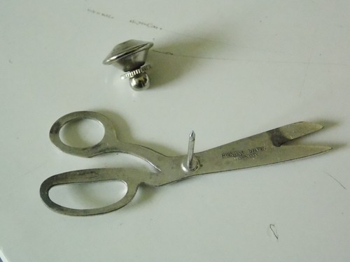 Gingher Scissors Pin in Original Box made in West Germany Sterling Silver - Picture 5 of 7