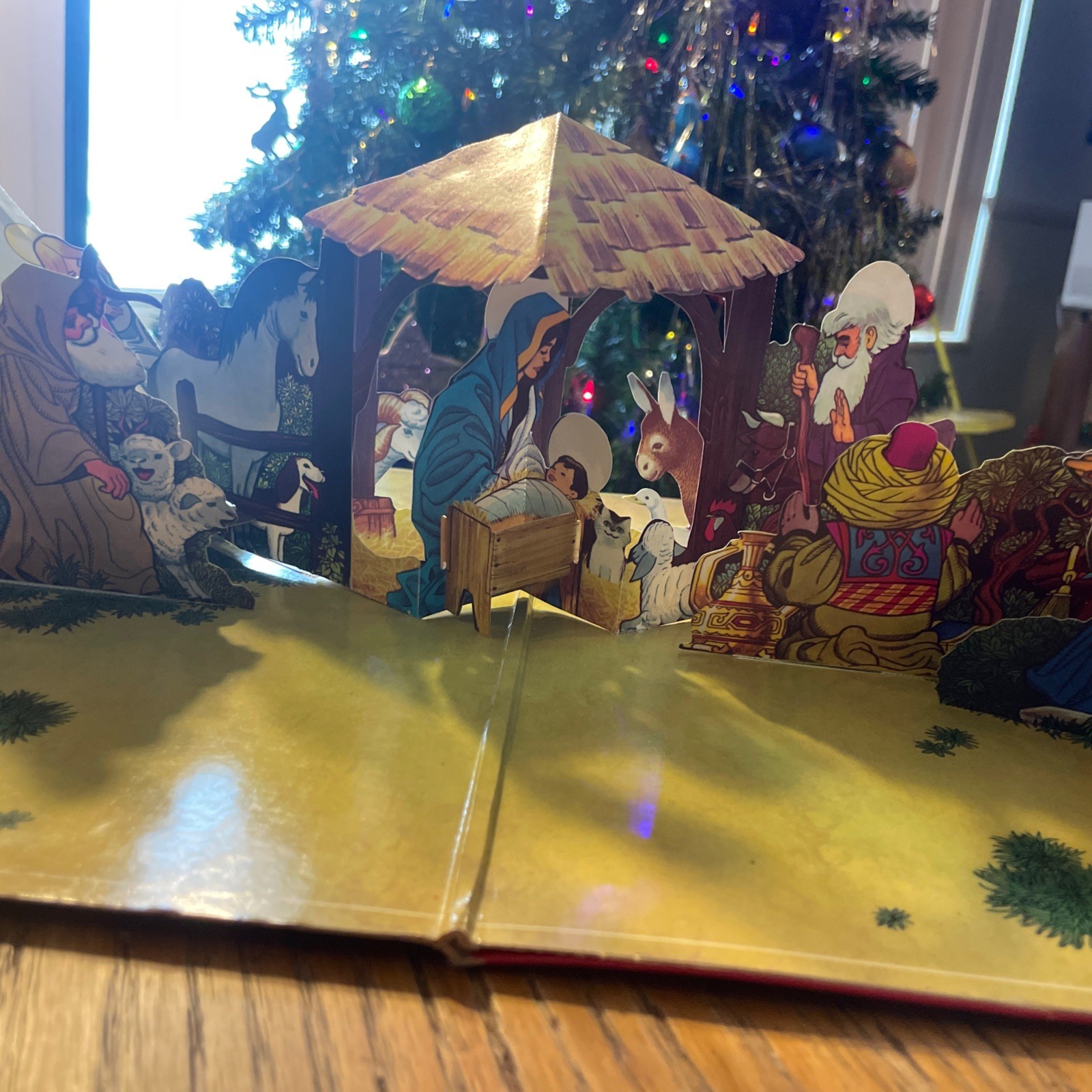 A Christmas Gift V/A LP Ronco W/ POP UP MANGER DECORATION Holiday GF VG+!!!!