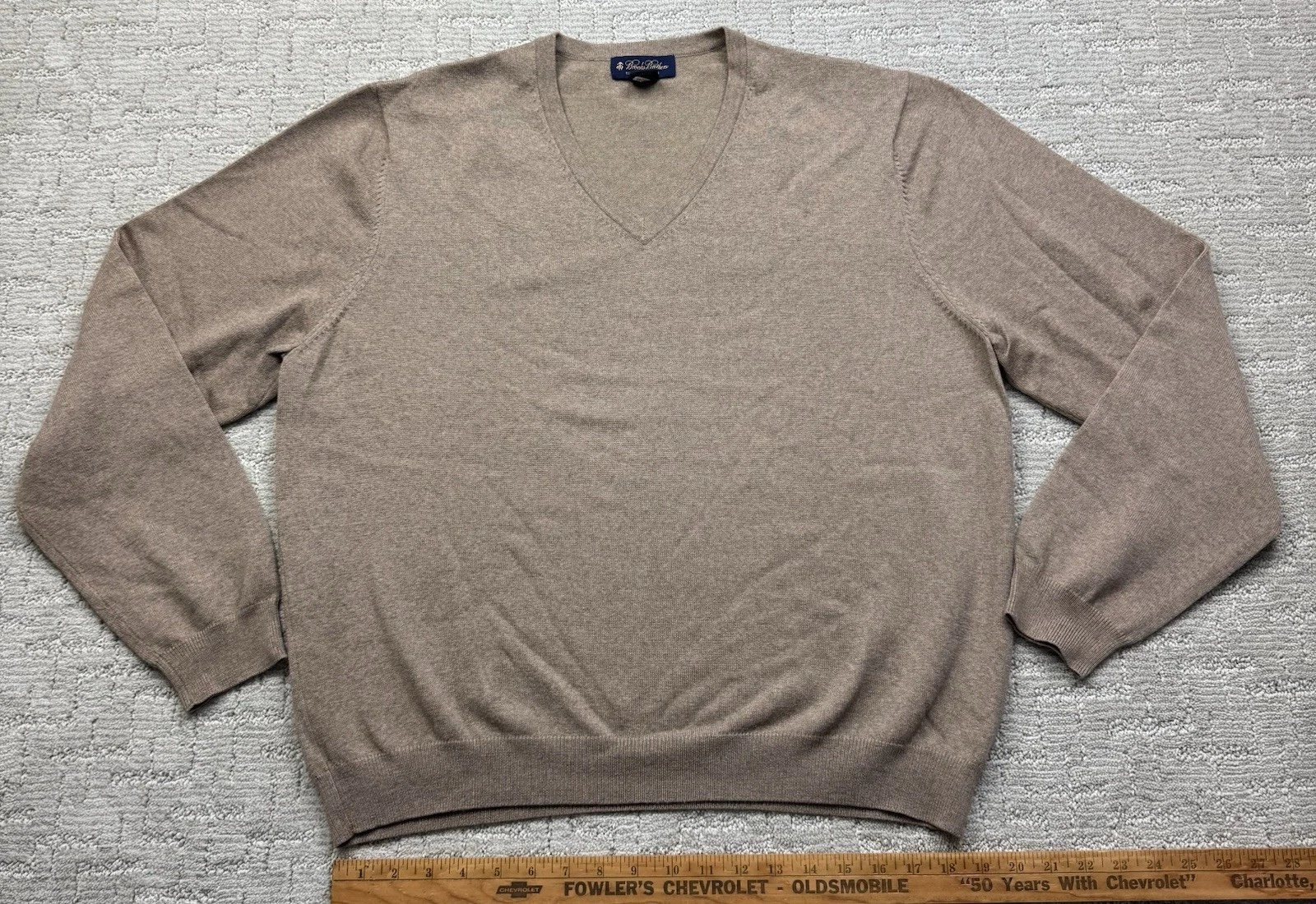 Brooks Brothers Sweater Men's Large Merino Wool V-Neck Beige