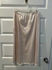 NEW Vanity Fair Pale Pink nylon lace trim hem half slip Sz M 30  style 11-711
