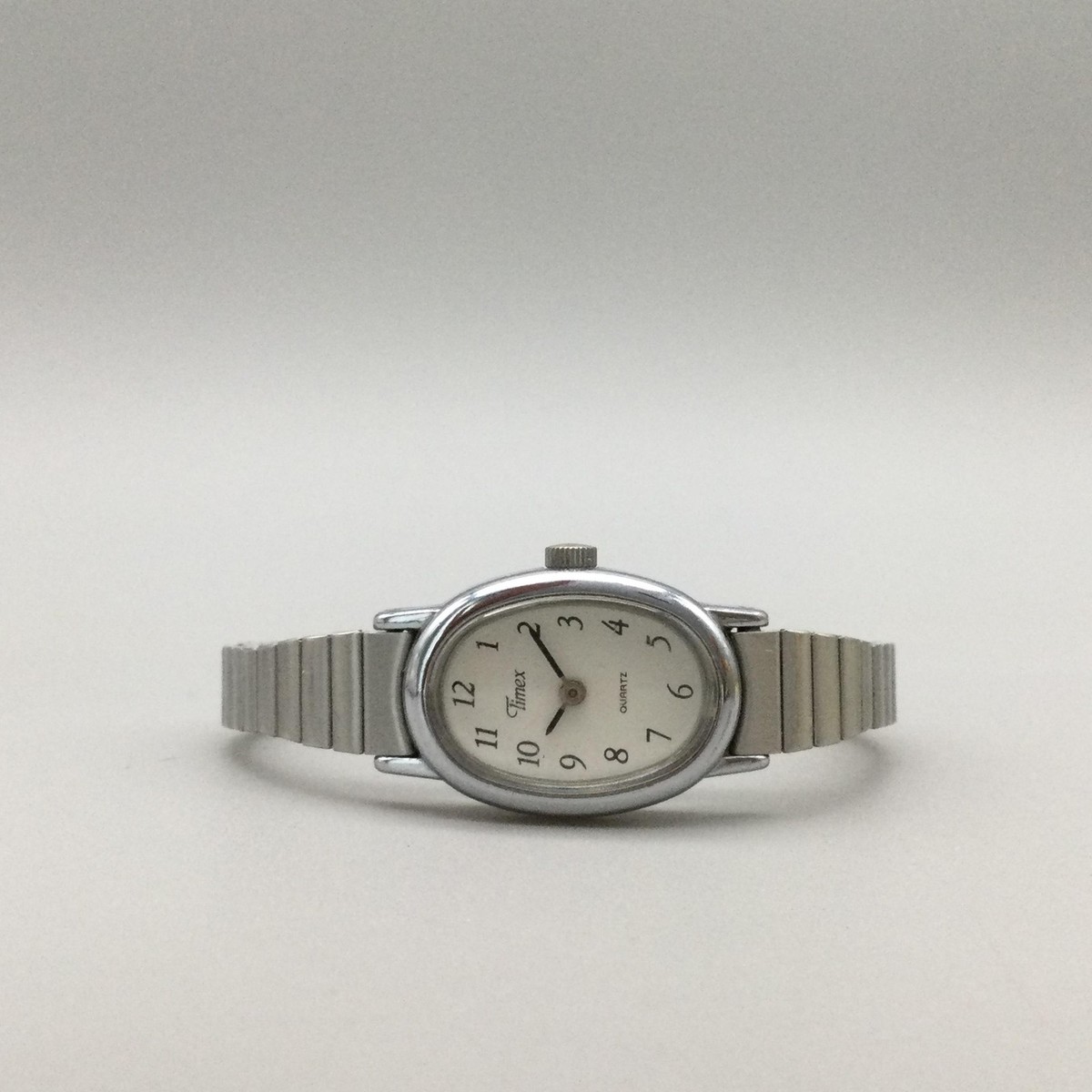 VINTAGE Timex Women\'s Watch Silver Tone Oval 18mm SS Band Quartz Vintage Timex Oval Watch Ladies 18mm Silver Tone Stretch  main image 4