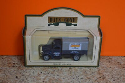 Lledo No 70001 - Days Gone Druckgussmodell eines 1939 Ford Canvas Back Truck - NCB