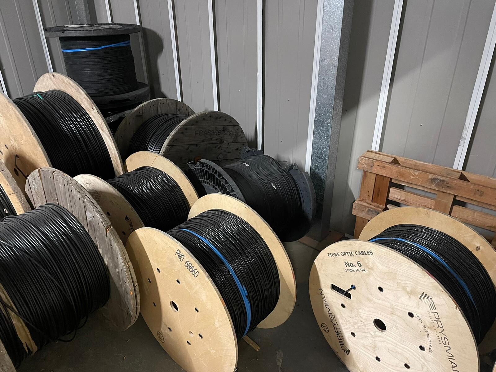 Aandoned Storage unit Leeds Roseville Road LS85DT Lot G186 eBay