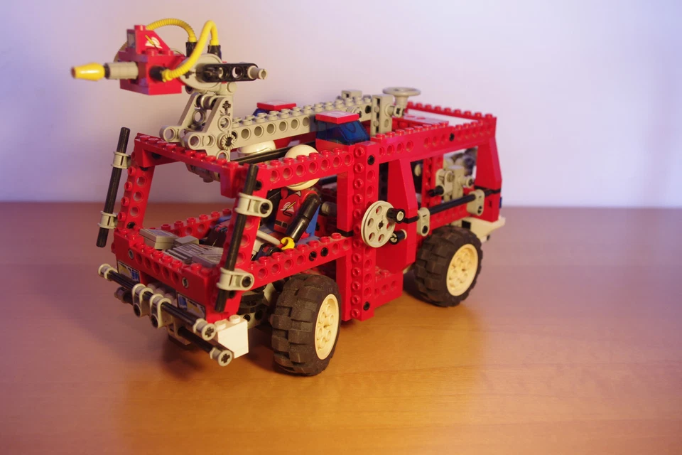 LEGO Technic 8280 Fire Engine / Fire Response Unit, foto 3 di 5