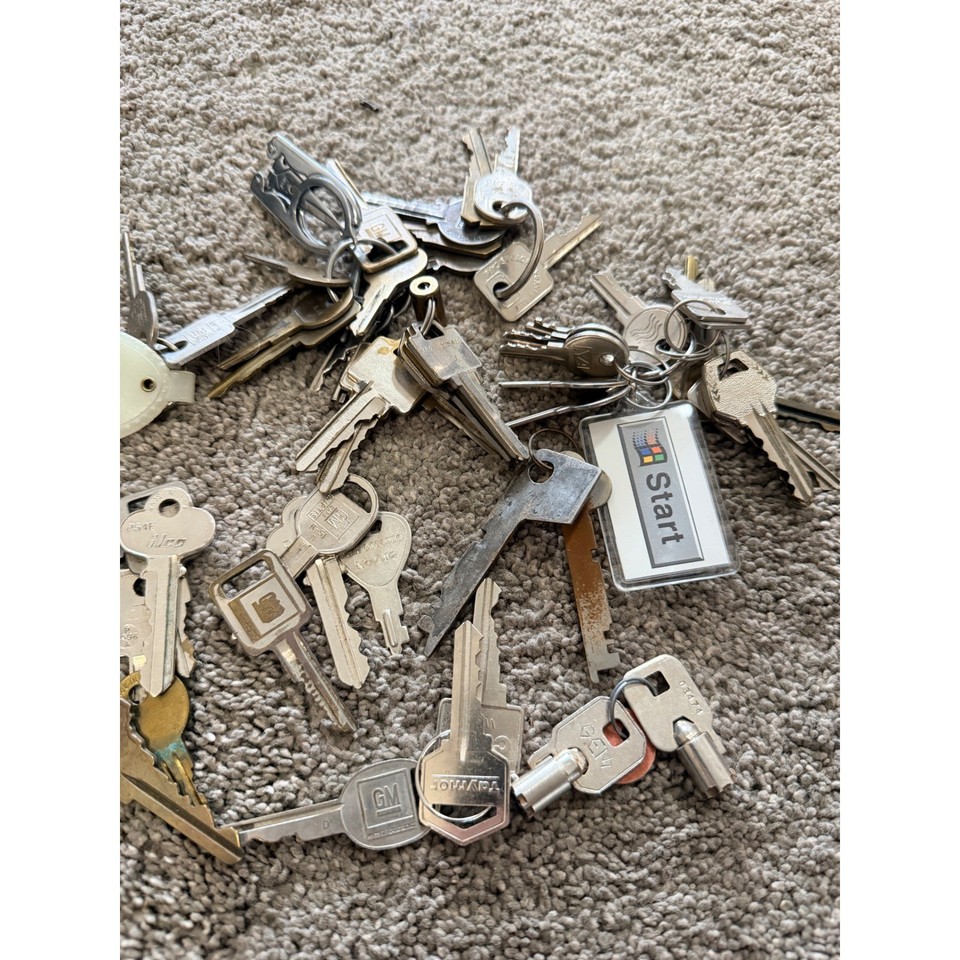 Vintage Mixed Key Lot GM Automotive Ilco Taymor Windows Start Keychain ...