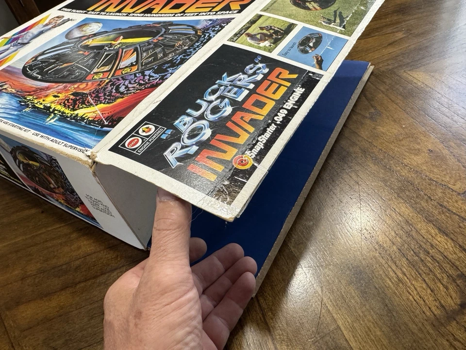 COX gas powered Buck Roger’s Invader .049 Engine. Unused In Very Nice Box - Image 4 of 4