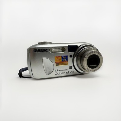 Sony Cybershot DSC-P73 Digital Camera Digicam Y2K with 256 MB