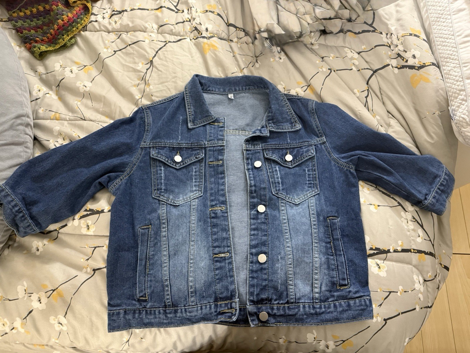 Denim Jacket Women Size Medium-image