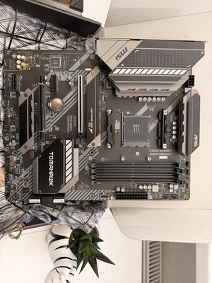 MSI MAG B550 Tomahawk Mainboard AMD AM4 DDR4 ATX Motherboard AMD B550 PCIe