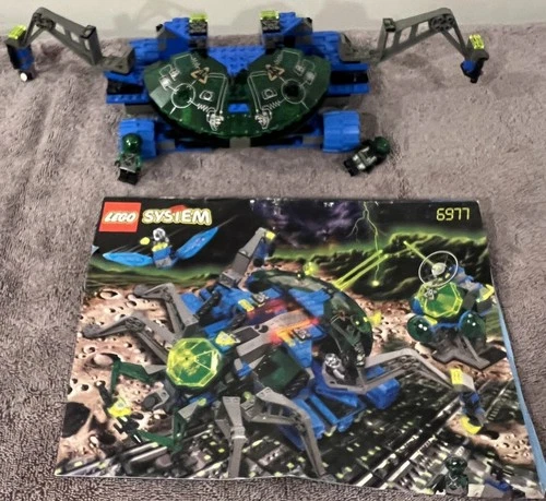 LEGO Space: Arachnoid Star Base (6977)