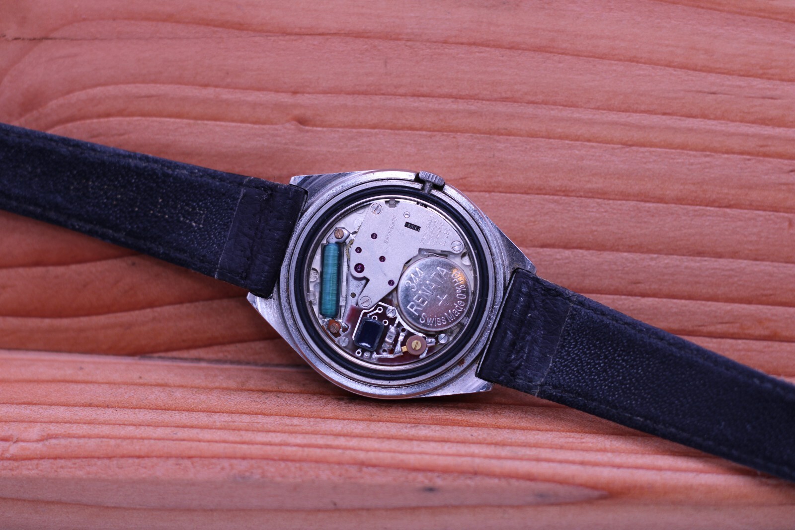 JUNGHANS QUARTZ CAL. 667.70 WEST GERMANY MEN'S WRIST WATCH 7j RUNS (A20