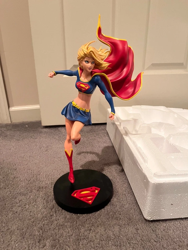 Estatua de Michael Turner de Supergirl serie de diseñadores de DC Comics 1232/5000 sin usar, en caja 2014 Foto 3 de 4