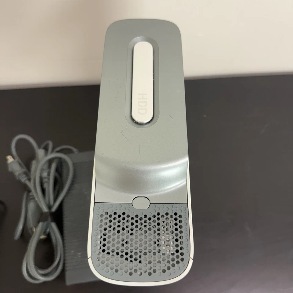 Microsoft Xbox 360 Console White + Power Cord + HDMI cord - Image 3 of 4