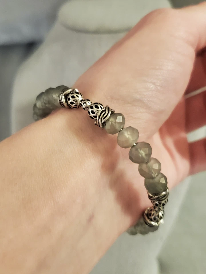 Pulsera envolvente de cuentas de vidrio esmerilado azul Alex & Ani Foto 4 de 4