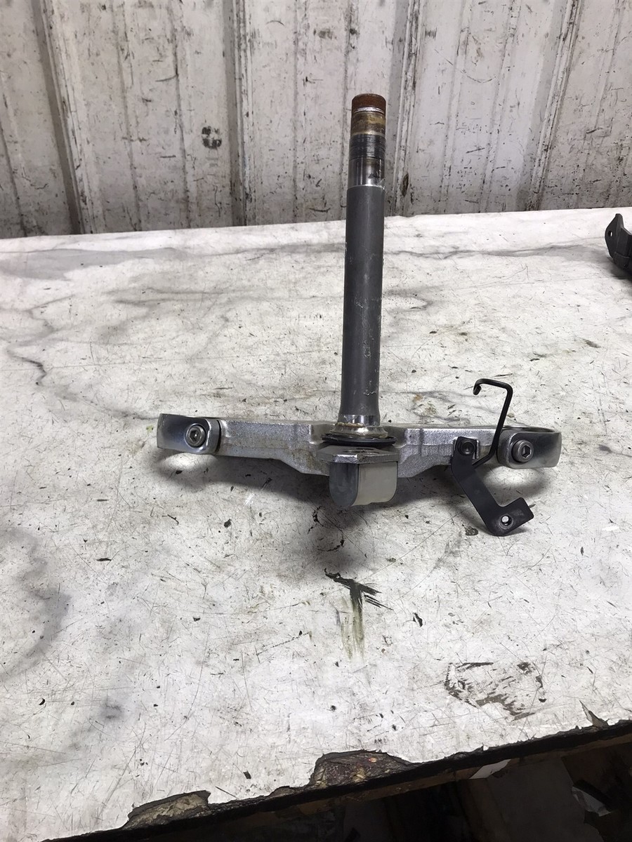 06 Honda VTX1300 VTX 1300 C Lower Bottom Triple Tree Fork Shock