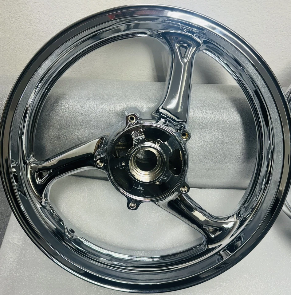 Suzuki 2008 -20 HAYABUSA Chrome Rims GSX 1300RA ABS Wheels OUTRIGHT - Image 4 of 4