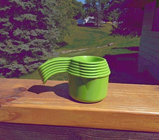 Tupperware Green Measuring Cups Set Of 6 Curved Handle 6135A-1 Double Spouts