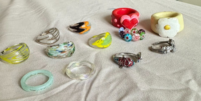 Set aus Glas, Resin, Polymer Clay Ringen +