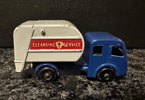 Vintage Lesney Matchbox Series No. 15 Tippax Refuse Collector Truck w/Vent Hole