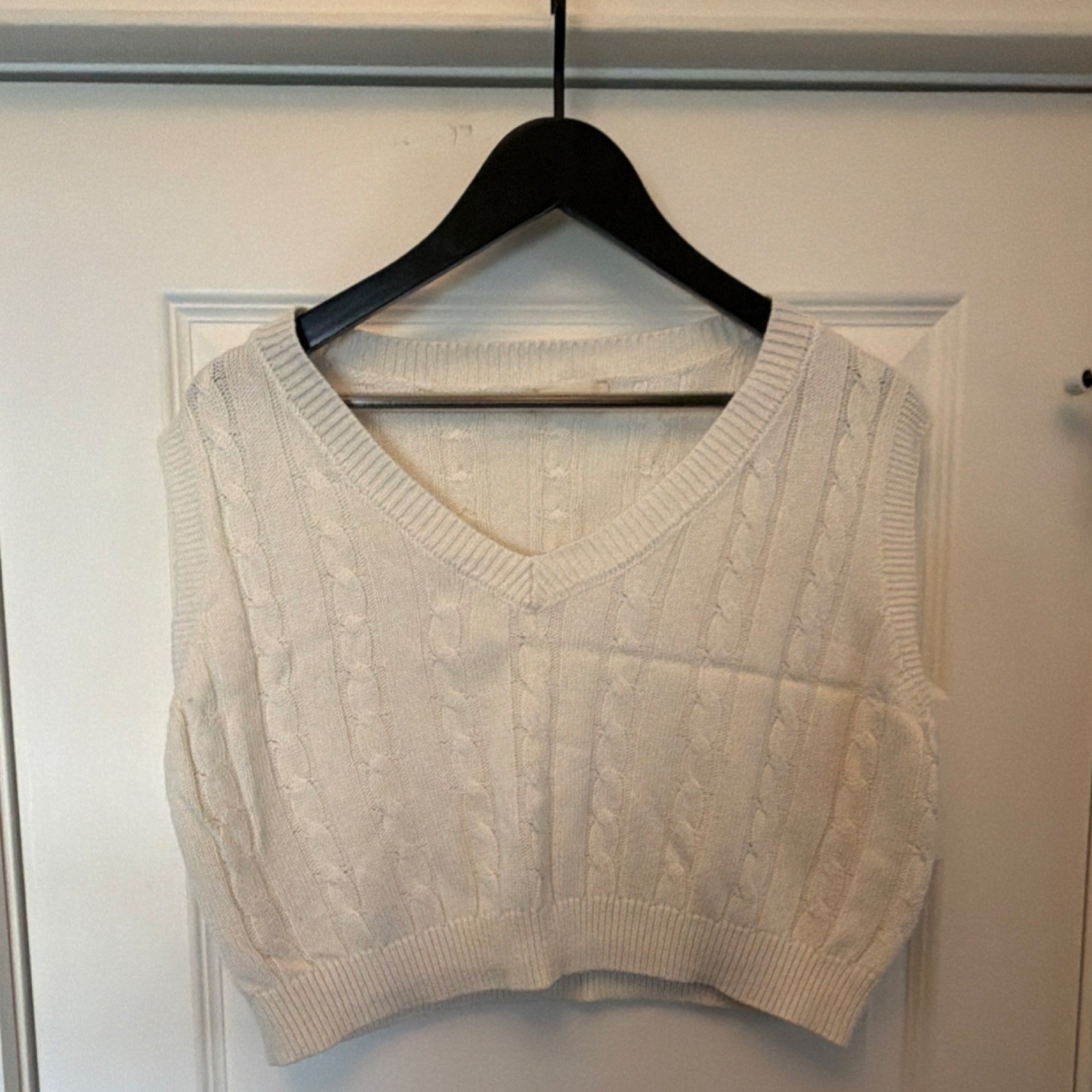 Altar'd State Cable-Knit Sleeveless Sweater Vest Ivory V-Neck M