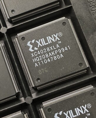 XILINX XC4028XLA-07HQ208C FPGA 1024 CLBs 18000 Gates 1024-Cell CMOS PQFP208