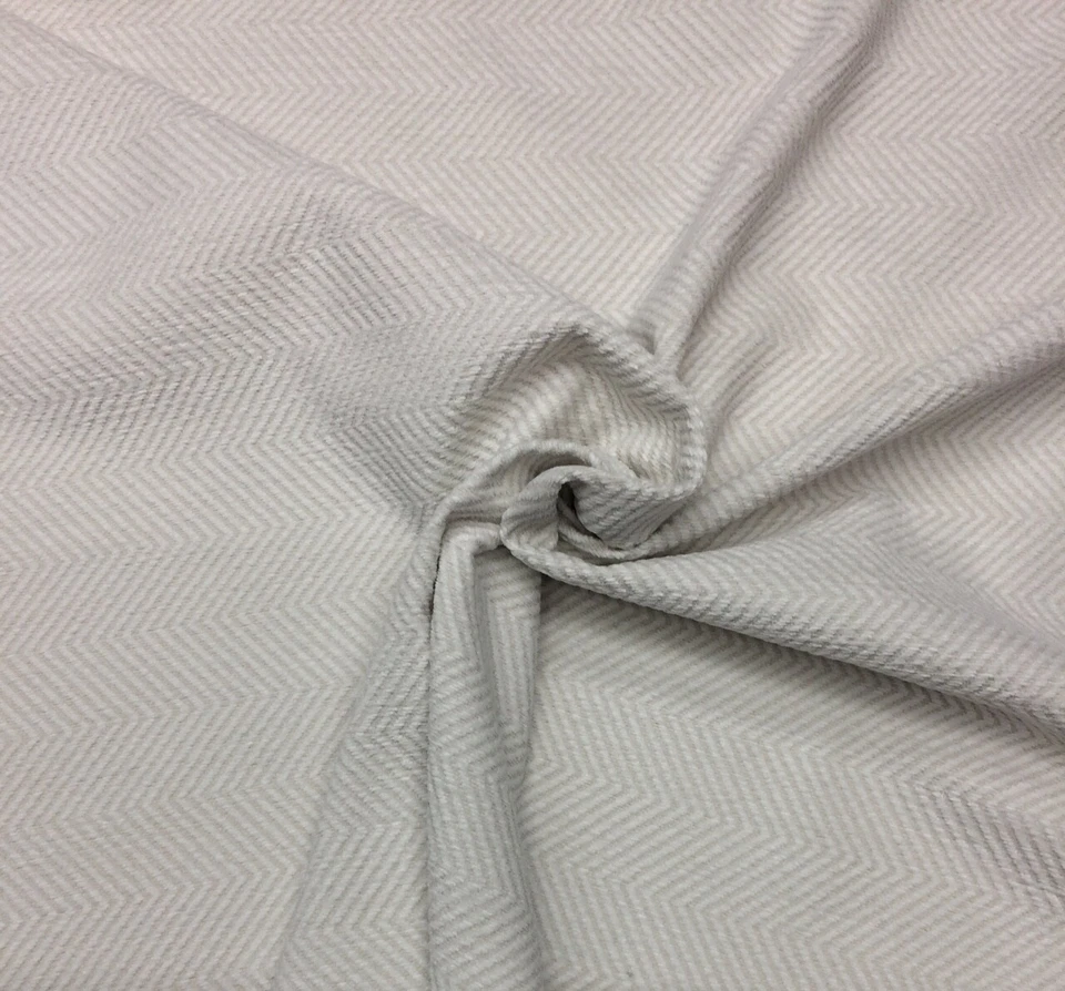 TELA ESPIGA POR YARDA DISEÑO BALLARD JUSTIFY SAL BLANCO InsideOut® 55"W Foto 4 de 4