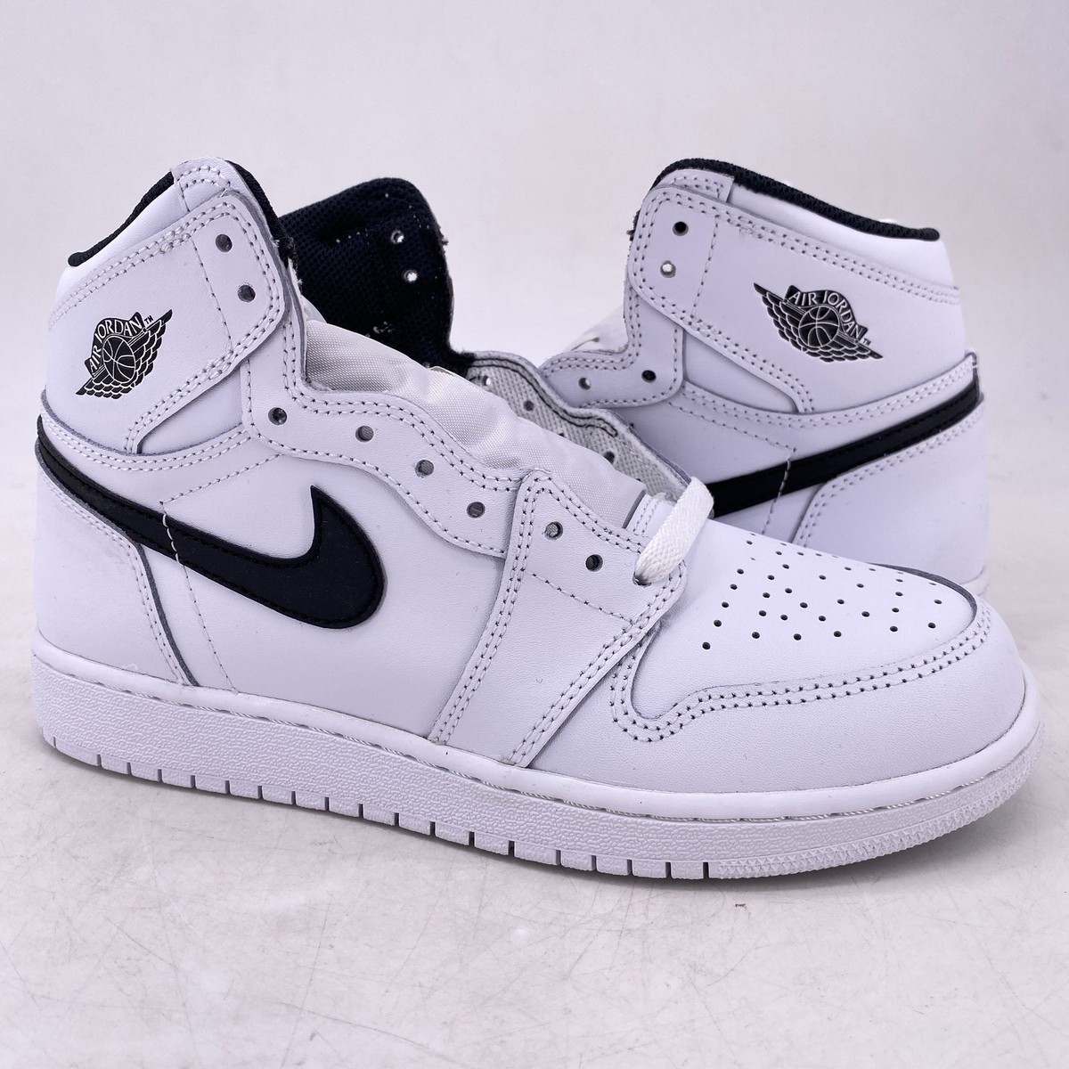 Air Jordan 1 Retro 2016 High OG Yin Yang Sneakers Youth Size 6  #575441-102 Jordan 1 Retro High Yin Yang White (GS) - 575441-102 - US main image 2