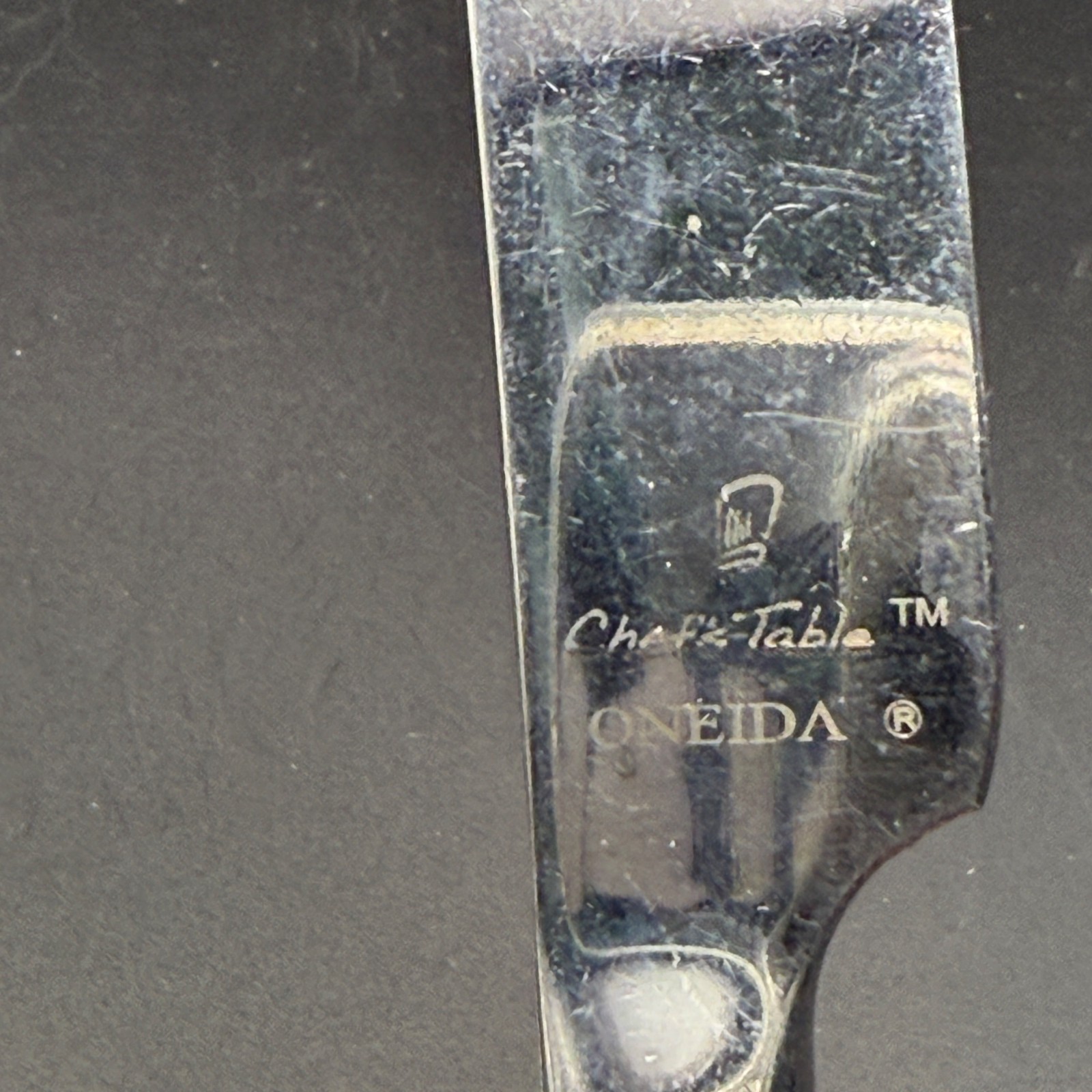 Oneida Chefs Table Stainless Steel Serrated French Solid Knives 9" Set Of 2