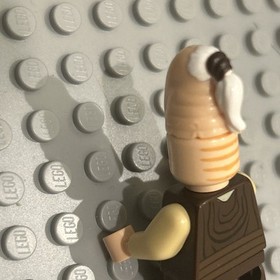 LEGO Star Wars Ki-Adi-Mundi Minifigure - Clone Wars Jedi (dents on head piece)
