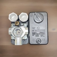 Telemecanique XMP Pressure Switch 12 Bar G3/8 3xG1/4 3NC Electromechanical 