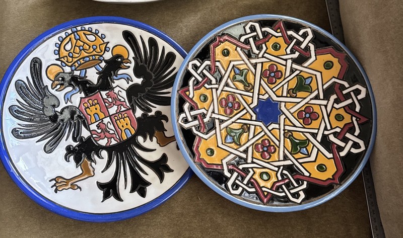 Set Of Two V Quismondo Spanish Coat Of Arms Plate Spain Pottery Majolica Toledo