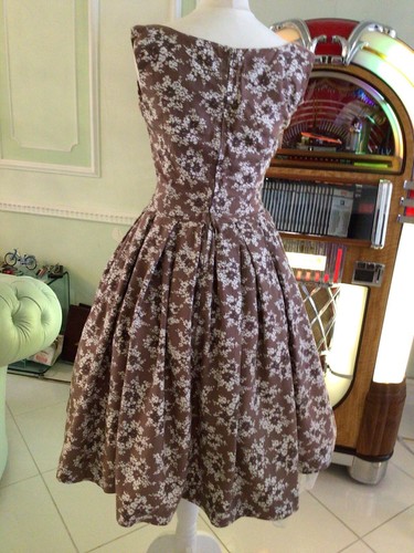 Vintage 1950’s Fawn/Beige Mix Dress Small - Picture 4 of 8