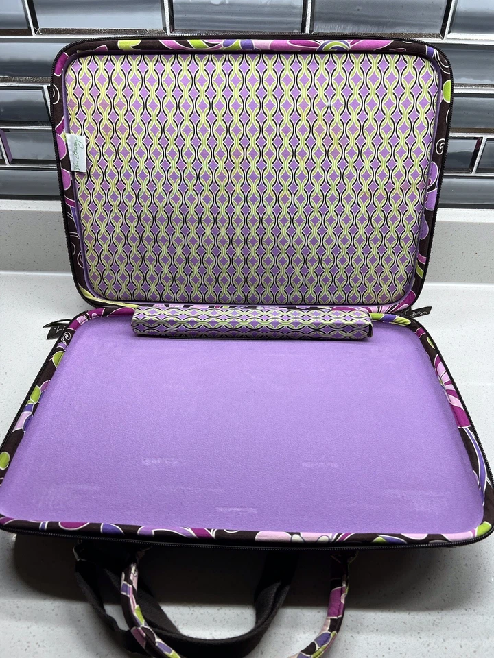 Vera Bradley Estuche Rígido para Laptop con Correa para el Hombro Foto 3 de 3