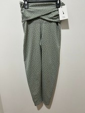 Nike Yoga Women's Size S Particle Grey 7/8 Length High-Waisted Leggings 70 NWT