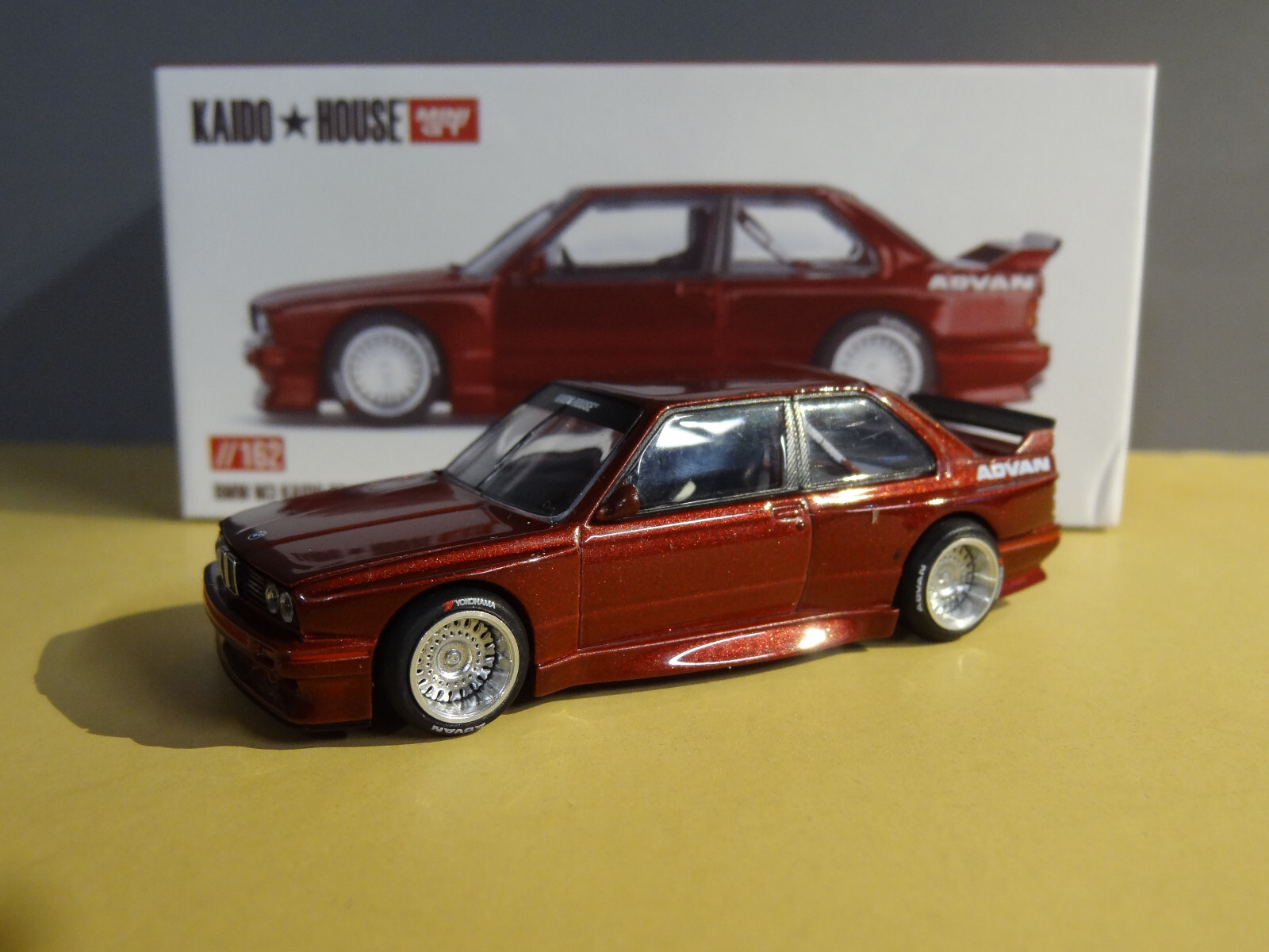 Miniature Kaido House X Mini GT BMW M3 Kaido GT V1 – Échelle 1/64, édition Limitée Rouge/blanc