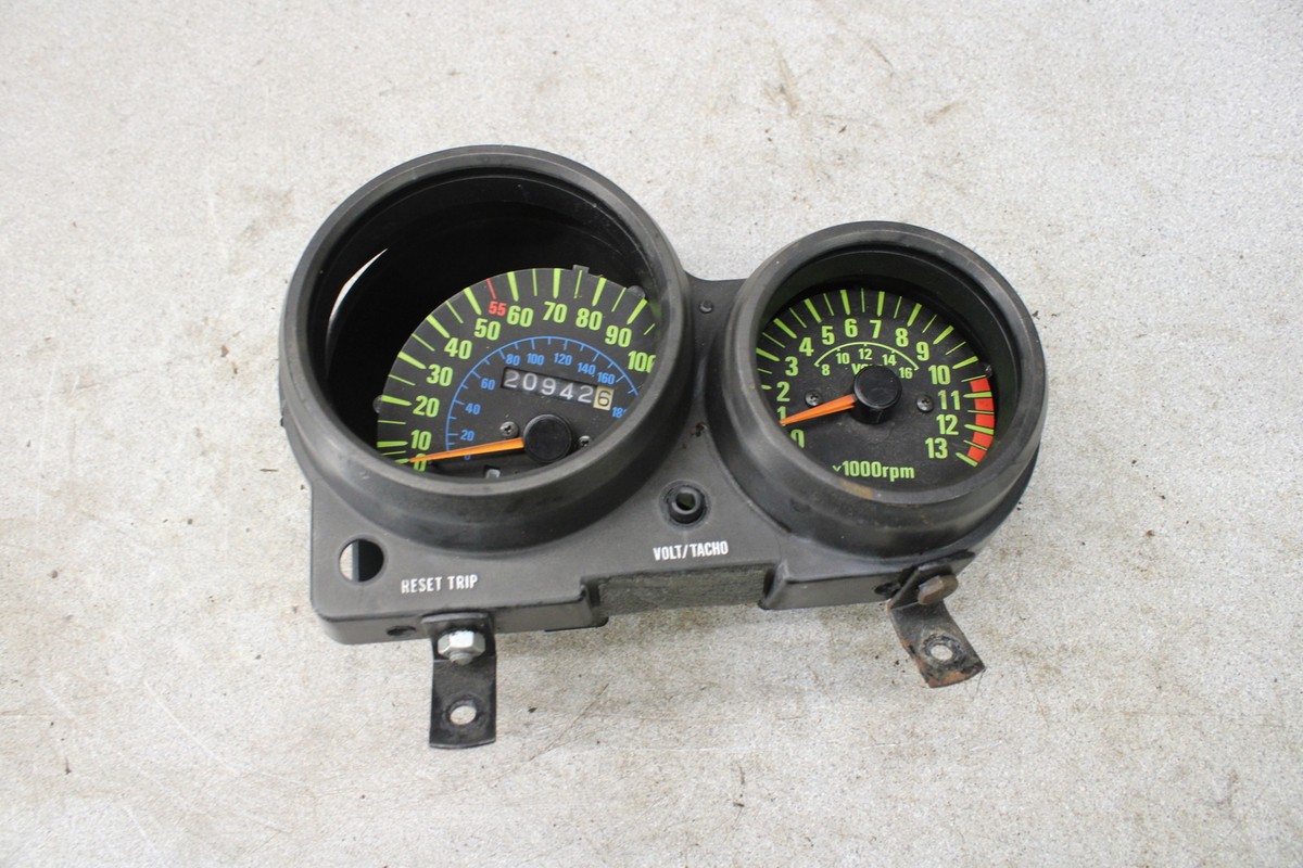 1984 Kawasaki GPz550 ZX550A GAUGES METER SPEEDO TACH E2-8627