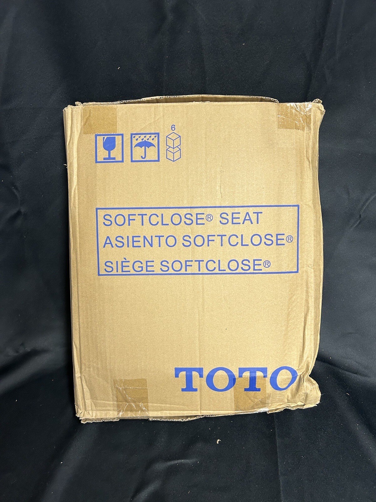 TOTO SoftClose Round Closed Front Toilet Seat in Cotton White SS11301