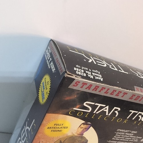 Star Trek Collector Ed Capt James T Kirk Figures 3 Starfleet Casual Enviro Suit - Picture 4 of 13