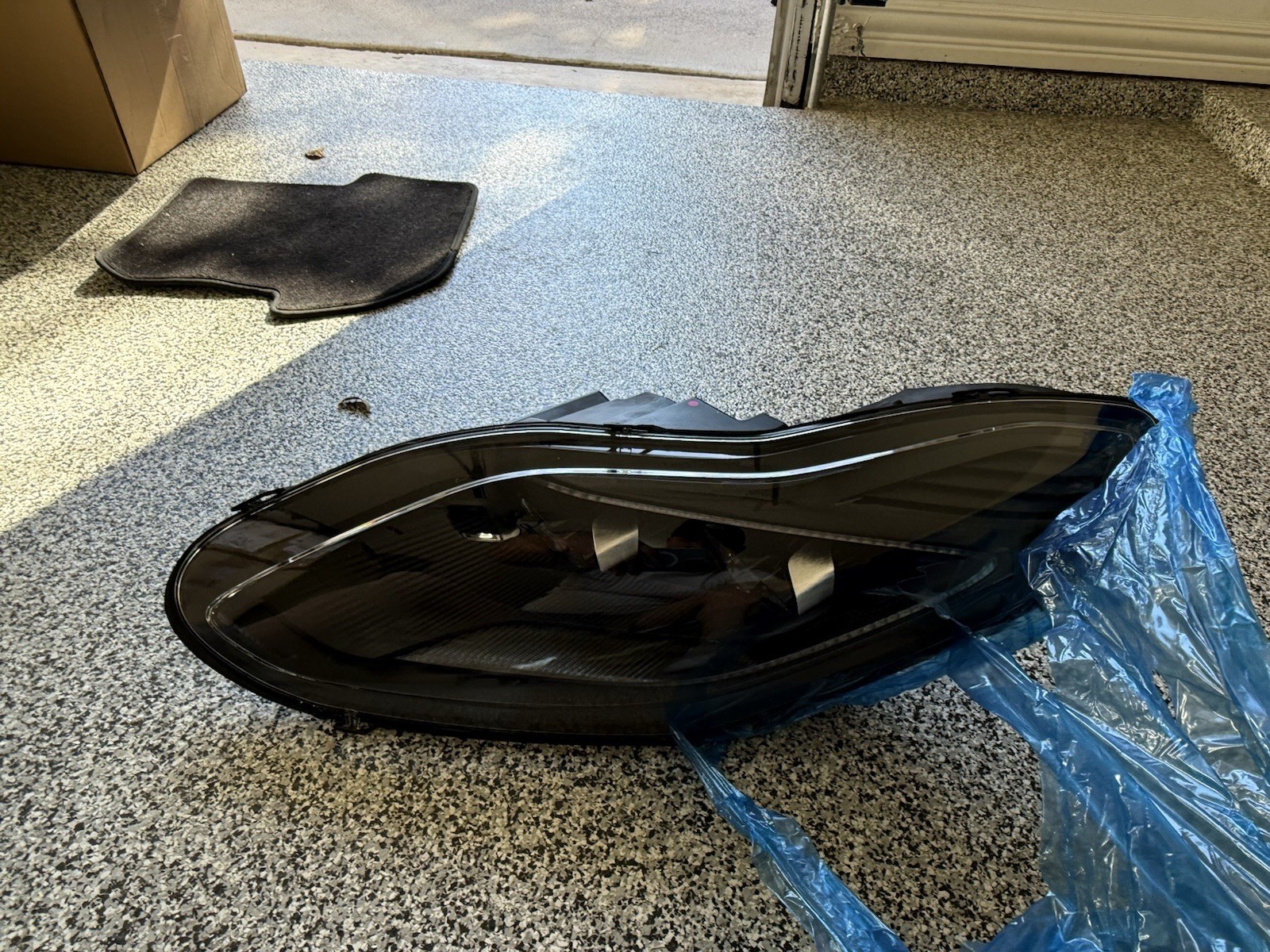 ASTON MARTIN DB11 HEADLIGHT OEM NEW HY53-13W030-CB