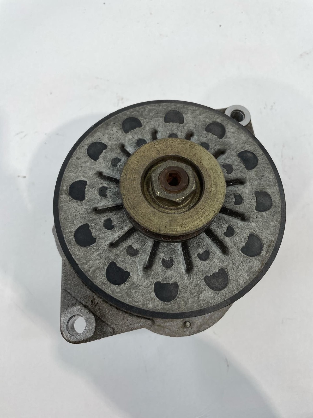 1995 Rolls Royce Silver Spur 6.8L Alternator W/ Harnes Idler Pulley & Hardware