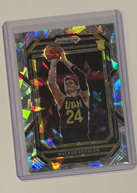 2022-23 Panini Prizm Walker Kessler #234 Silver Cracked Ice Rookie RC Utah Jazz