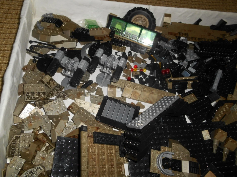 Mega Bloks Halo UNSC Mammoth 97174 - Incomplete - For Parts - Image 4 of 4