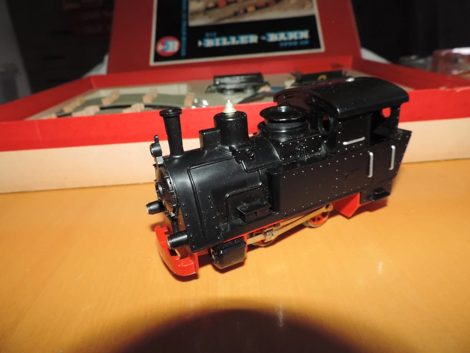 Biller Bahn Güterwagen-Set mit Dampflok zum auzfziehen  Spur O -4- - Bild 3 von 4