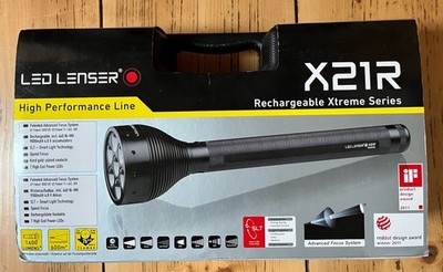 Ledlenser X21R - Stabtaschenlampe 800 Meter Leuchtweite - Taschenlampe im Koffer