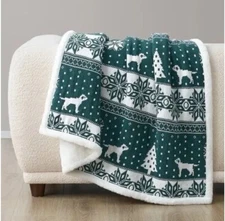 Casual Living Christmas Holiday Throw Blanket, Chenille Knit, Reverse Faux Fur