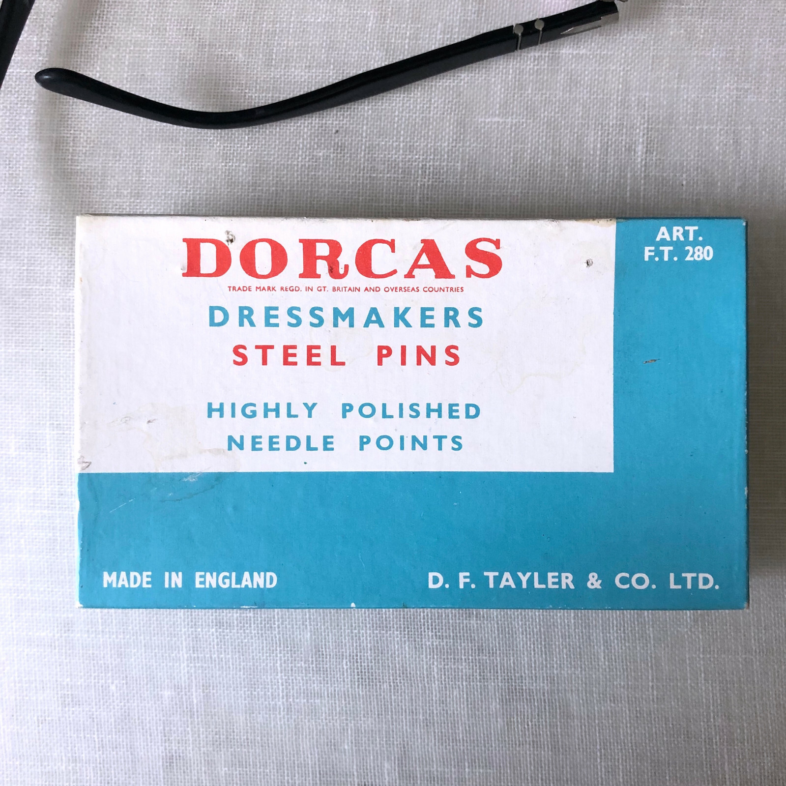 DORCAS Dressmaker Sewing Steel Pins ENGLAND 17S 17S D.F. Tayler 1/2 Lb